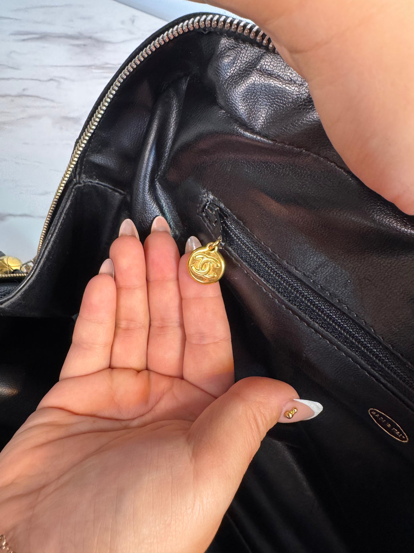 Rare Chanel Vintage 24K Gold Plated Hardware Chevron Two Way Caviar Leather Handbag/Crossbody