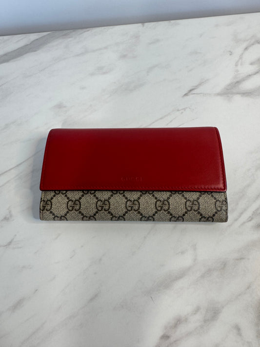 Gucci Supreme Continental Wallet